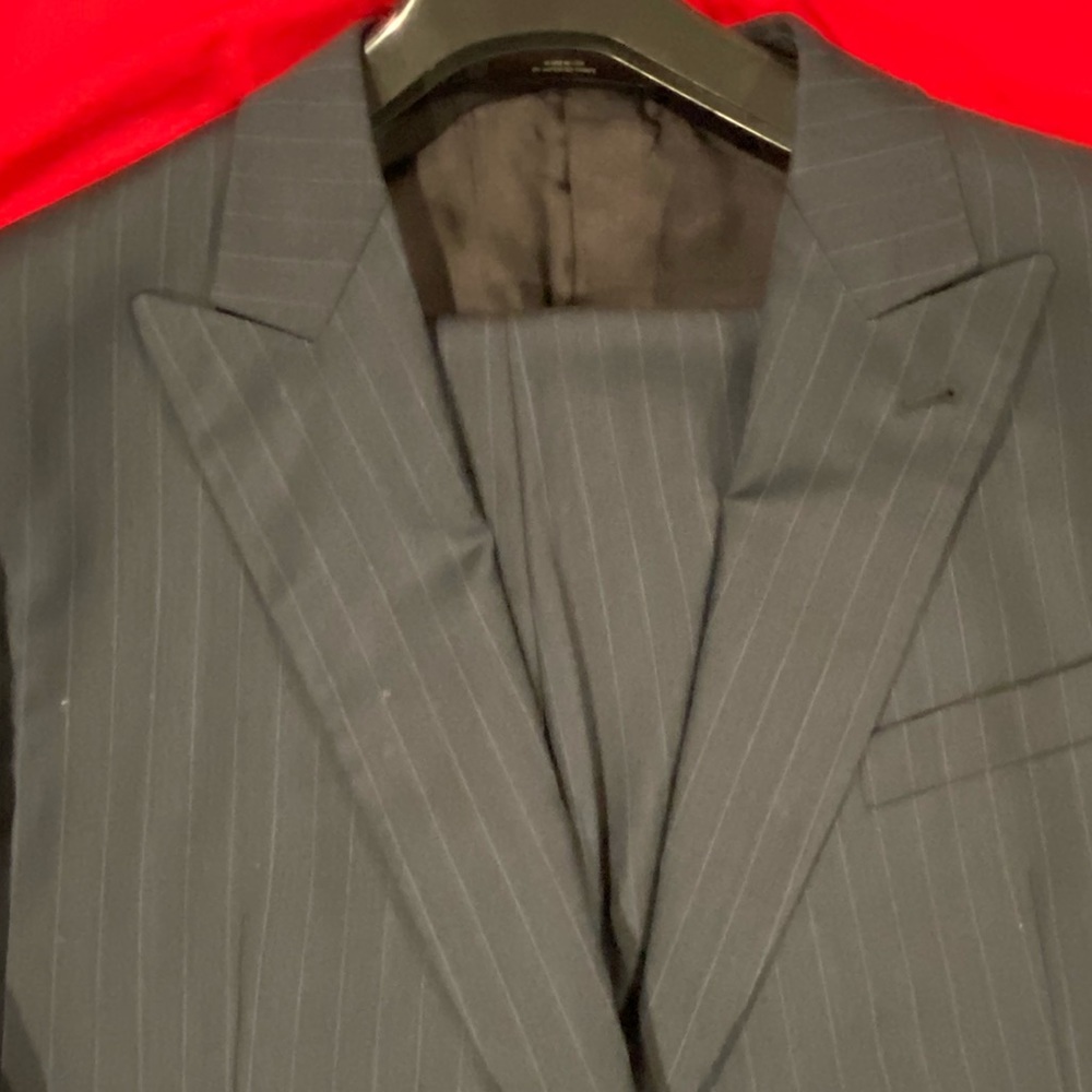 Jospeh Abboud blue pinstripe peak lapel 46R